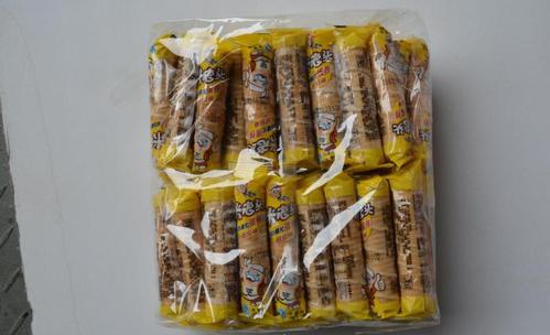 主页 产品展厅 >批发销售特色休闲食品 夹心威化蛋卷超级棒 牛奶味